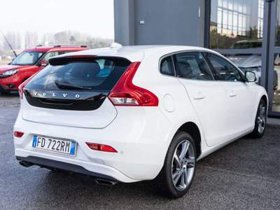 Volvo V40 D2 Momentum Bianco usata Silea