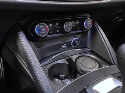 Alfa Romeo Stelvio 2.0 Turbo 200 CV AT8 Q4 Executive Nero usata Castelnuovo Rangone