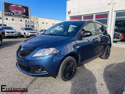 Lancia Ypsilon 1.0 FireFly 5 porte S&S Hybrid Silver Blu/Azzurro usata Pisa