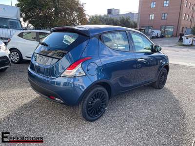 Lancia Ypsilon 1.0 FireFly 5 porte S&S Hybrid Silver Blu/Azzurro usata Pisa