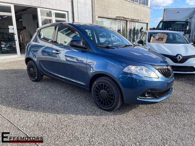 Lancia Ypsilon 1.0 FireFly 5 porte S&S Hybrid Silver Blu/Azzurro usata Pisa