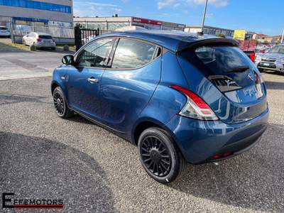 Lancia Ypsilon 1.0 FireFly 5 porte S&S Hybrid Silver Blu/Azzurro usata Pisa