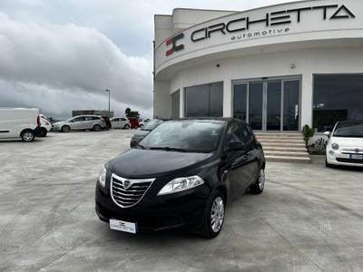 Lancia Ypsilon 1.2 69 CV 5 porte GPL Ecochic Silver Nero usata Poggiardo