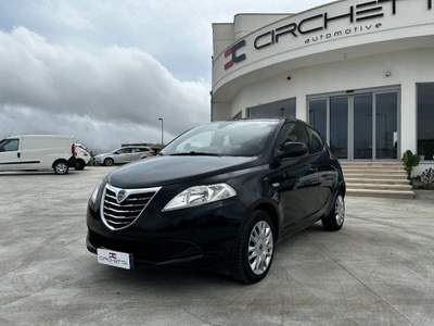 Lancia Ypsilon 1.2 69 CV 5 porte GPL Ecochic Silver Nero usata Poggiardo