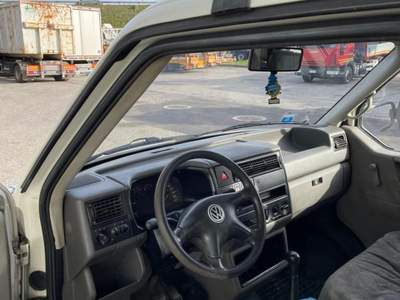 Volkswagen Transporter Transp. 2.5 TDI/88CV cat PL-DC Cabinato Bianco usata Tavagnacco