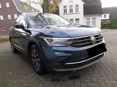 Volkswagen Tiguan 2.0 TDI SCR Life Blu/Azzurro usata Castelnuovo Rangone