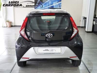 Toyota Aygo 1.0 72cv 5 porte x-play Nero usata Paolisi