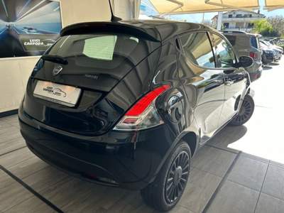 Lancia Ypsilon MY23 1.0 FIREFLY 70 CV START&STOP HYBRID SILVER usata Paolisi