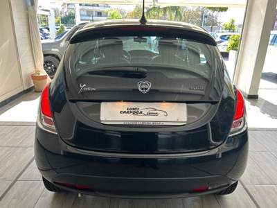 Lancia Ypsilon MY23 1.0 FIREFLY 70 CV START&STOP HYBRID SILVER usata Paolisi