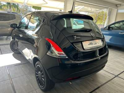 Lancia Ypsilon MY23 1.0 FIREFLY 70 CV START&STOP HYBRID SILVER usata Paolisi