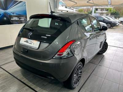 Lancia Ypsilon MY23 1.0 FIREFLY 70 CV START&STOP HYBRID GOLD usata Paolisi