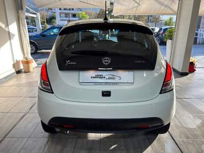 Lancia Ypsilon MY23 1.0 FIREFLY 70 CV START&STOP HYBRID GOLD Bianco usata Paolisi