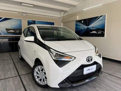 Toyota Aygo Connect 1.0 VVT-i 72 CV 5 porte x-cool Bianco usata Paolisi