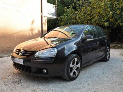 Volkswagen Golf 1.9 TDI DPF 5p. 5m. Comfortline Nero usata Sant'Angelo in Pontano