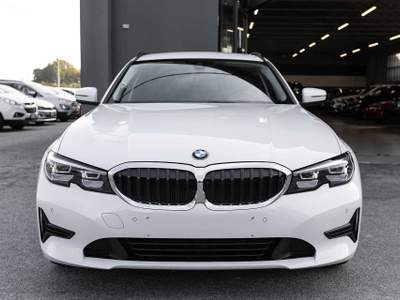 BMW Serie 3 318d 318d Touring Business Advantage aut. #LED#NAV Bianco usata Silea