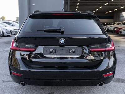 BMW Serie 3 318d 318d Touring Business Advantage aut. Nero usata Silea