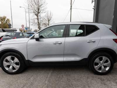 Volvo XC40 D3 Geartronic Momentum AWD Grigio usata Silea