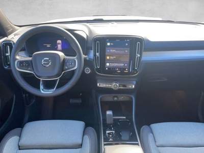 Volvo XC40 B3 automatico Plus Dark Bianco usata Castelnuovo Rangone