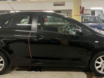 Toyota Yaris 1.3 3 porte Sol GPL Nero usata Torino