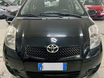 Toyota Yaris 1.3 3 porte Sol GPL Nero usata Torino