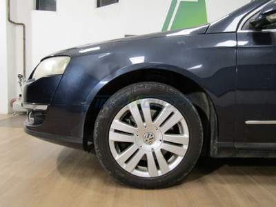 Volkswagen Passat 2.0 16V TDI 140 CV Variant Grigio usata Fino Mornasco