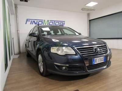 Volkswagen Passat 2.0 16V TDI 140 CV Variant Grigio usata Fino Mornasco