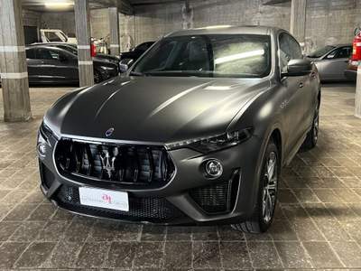 Maserati Levante V8 580 CV AWD Trofeo Grigio usata Torino