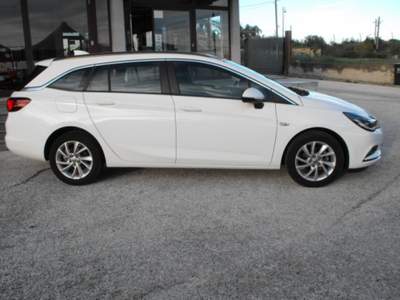 Opel Astra 1.6 CDTi 110CV Start&Stop Sports Tourer Business Bianco usata Villasmundo