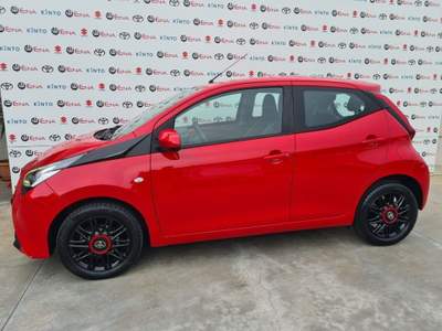 Toyota Aygo 1.0 VVT-i 72 CV 5 porte x-cool Rosso usata Cagliari