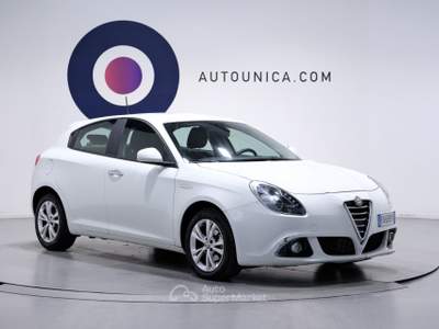 Alfa Romeo Giulietta 1.6 JTDM-2 105 CV PROGRESSION NEOPATENTATI Bianco usata ROMA