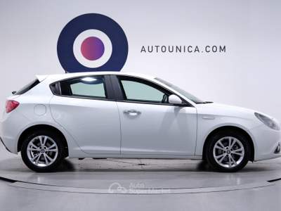 Alfa Romeo Giulietta 1.6 JTDM-2 105 CV PROGRESSION NEOPATENTATI Bianco usata ROMA