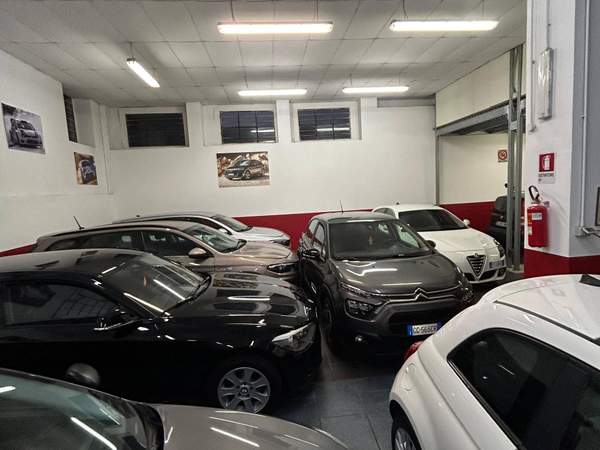 SANDRO AUTO