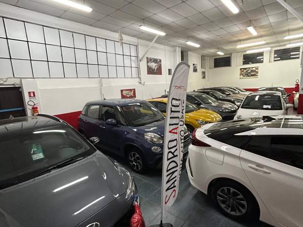 SANDRO AUTO