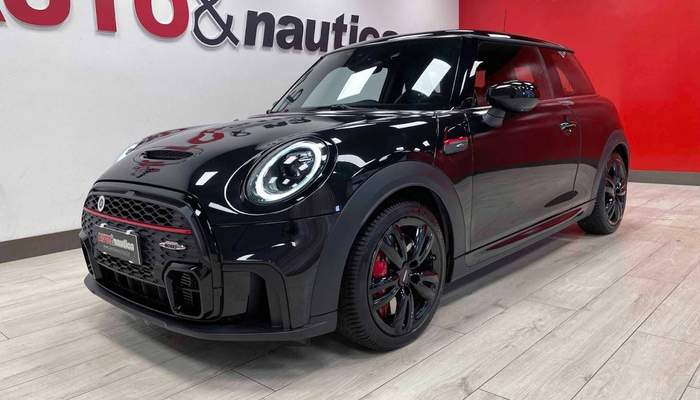 AUTO & NAUTICA ITALIA SRL