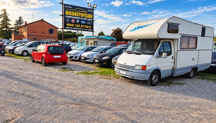 NIKOAUTO PESARO DI GOMAN NARCISA