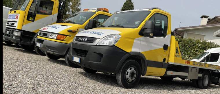 Scrivici per *informazioni*