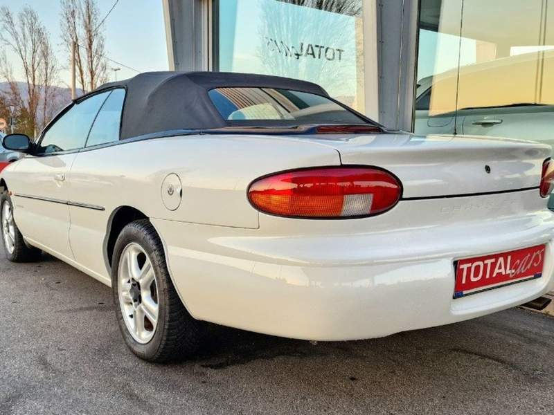 Chrysler Stratus