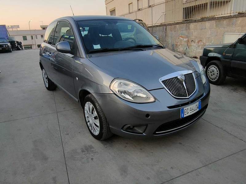 Lancia Ypsilon