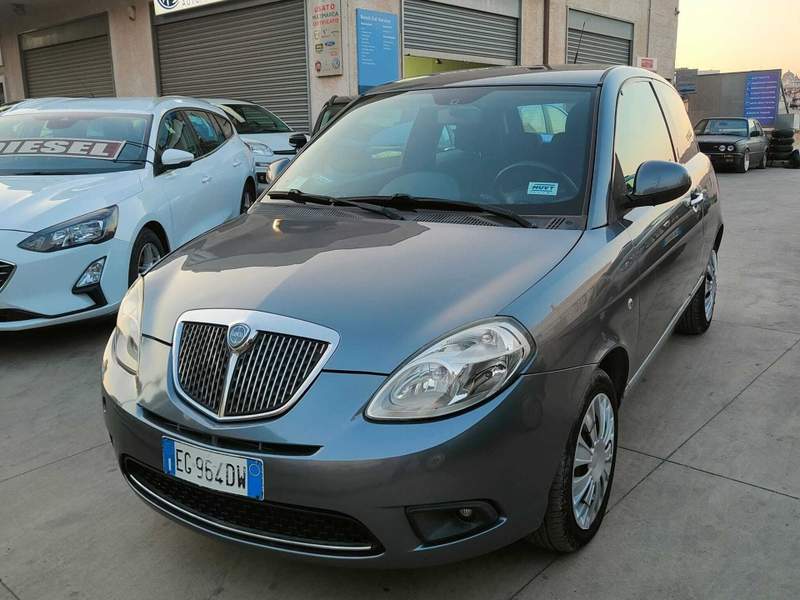 Lancia Ypsilon