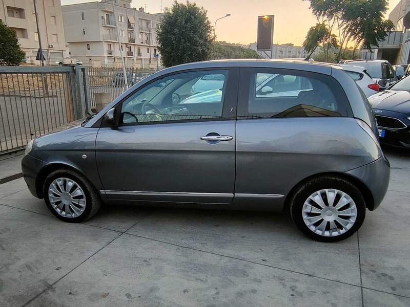 Lancia Ypsilon