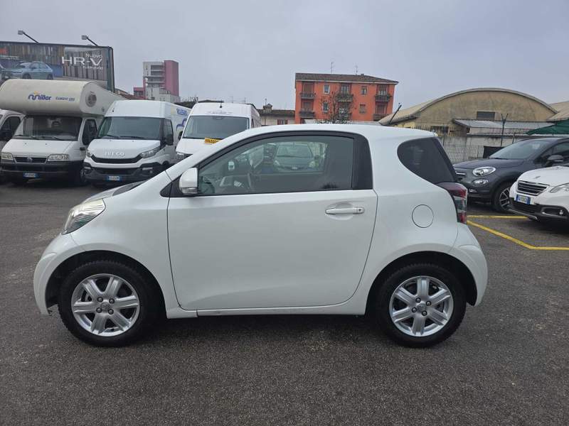 Toyota iQ