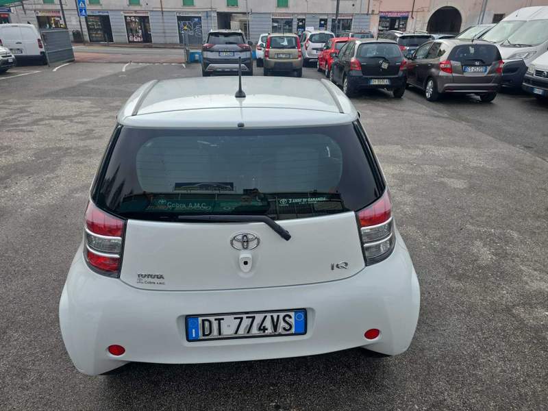 Toyota iQ
