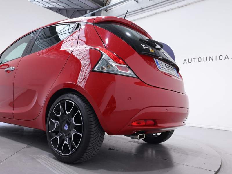 Lancia Ypsilon