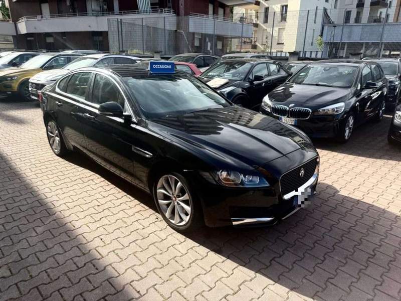 Jaguar XF