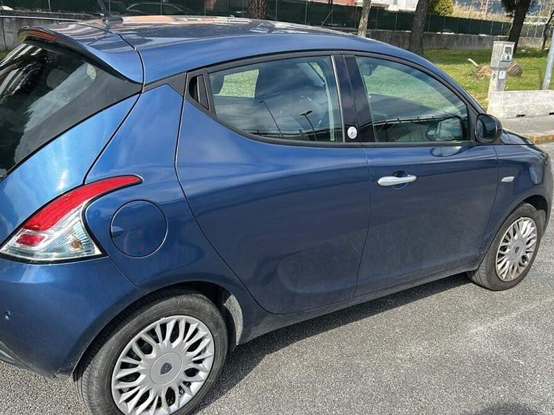 Lancia Ypsilon