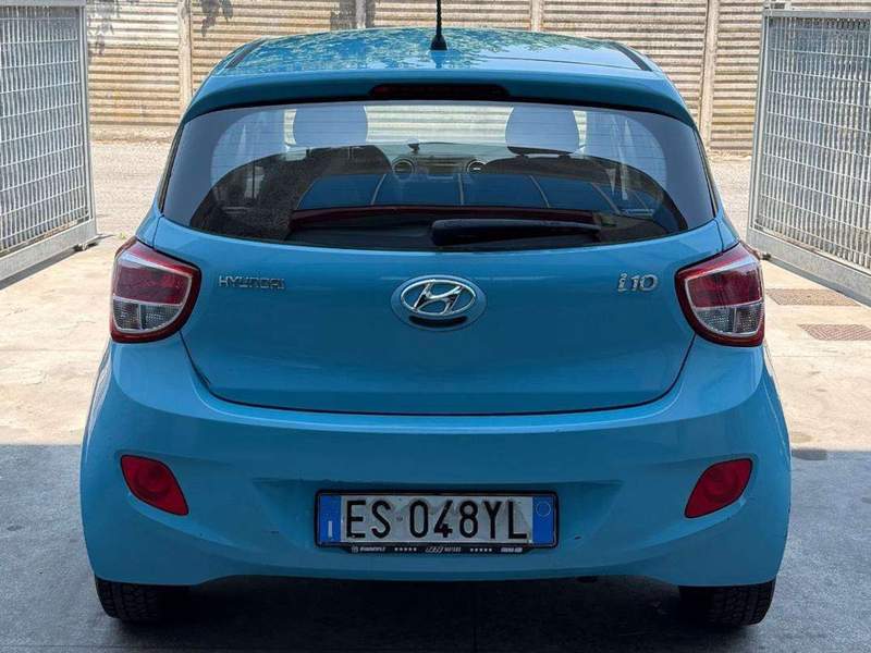 Hyundai i10