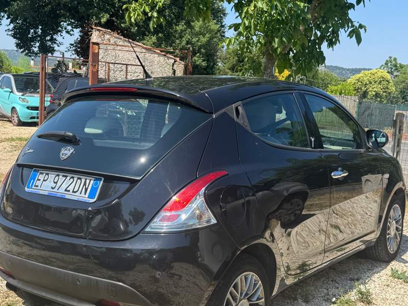 Lancia Ypsilon