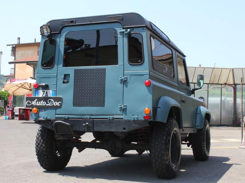 Land Rover Defender