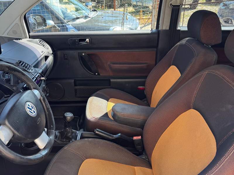 Volkswagen New Beetle