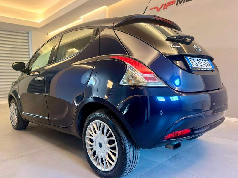Lancia Ypsilon